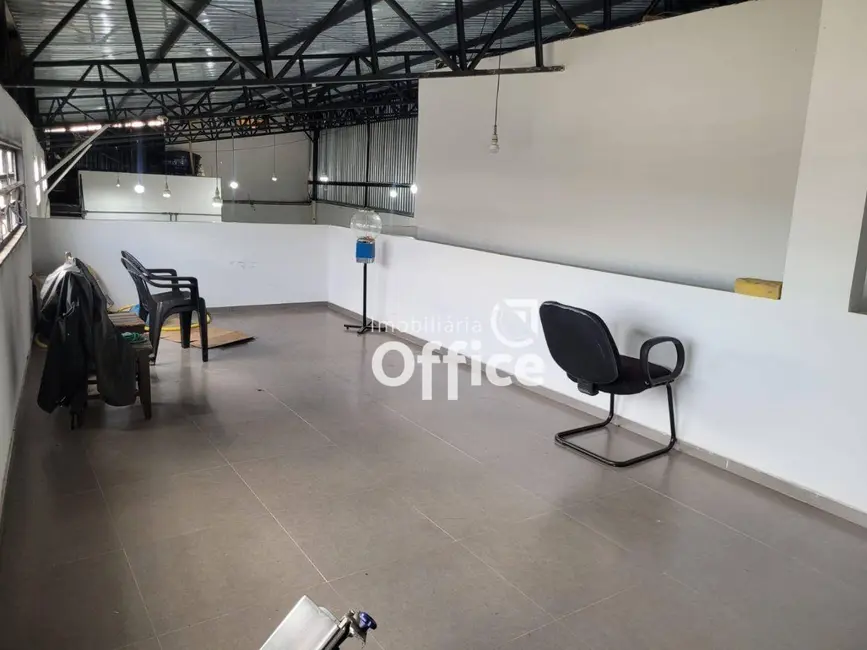 Armazém / Galpão à venda, 300m2 em Vila Formosa, Anapolis - GO - imagem 9 Foto 9 de Armazém / Galpão à venda, 300m2 em Vila Formosa, Anapolis - GO