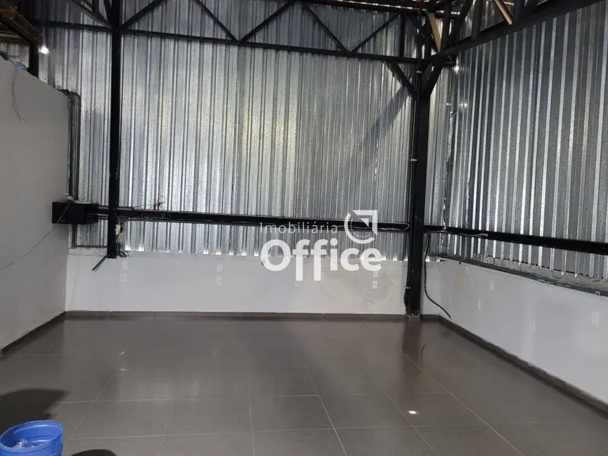 Armazém / Galpão à venda, 300m2 em Vila Formosa, Anapolis - GO - imagem 8 Foto 8 de Armazém / Galpão à venda, 300m2 em Vila Formosa, Anapolis - GO