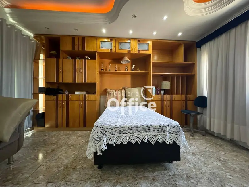 Foto 8 de Sobrado com 4 quartos à venda, 360m2 em Alvorada, Anapolis - GO