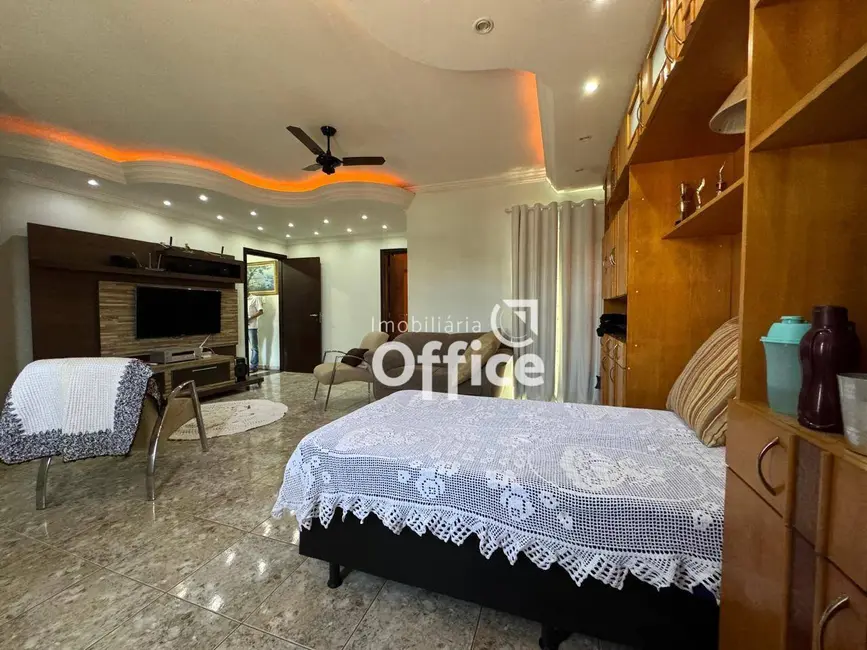 Foto 9 de Sobrado com 4 quartos à venda, 360m2 em Alvorada, Anapolis - GO