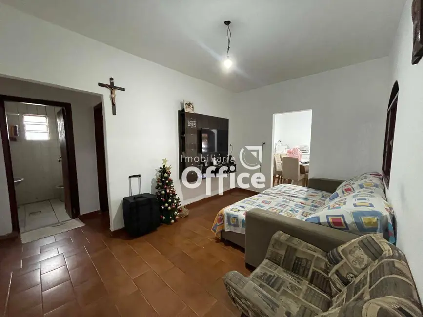 Casa com 4 quartos à venda, 350m2 em Jardim Goiano, Anapolis - GO - imagem 8 Foto 8 de Casa com 4 quartos à venda, 350m2 em Jardim Goiano, Anapolis - GO