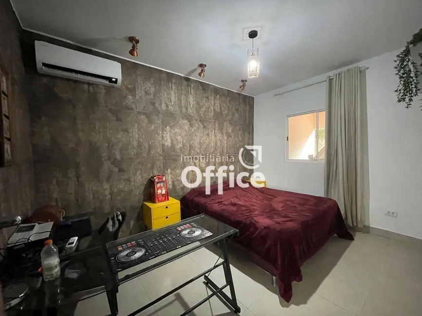 Casa com 4 quartos à venda, 350m2 em Jardim Goiano, Anapolis - GO - imagem 3 Foto 3 de Casa com 4 quartos à venda, 350m2 em Jardim Goiano, Anapolis - GO