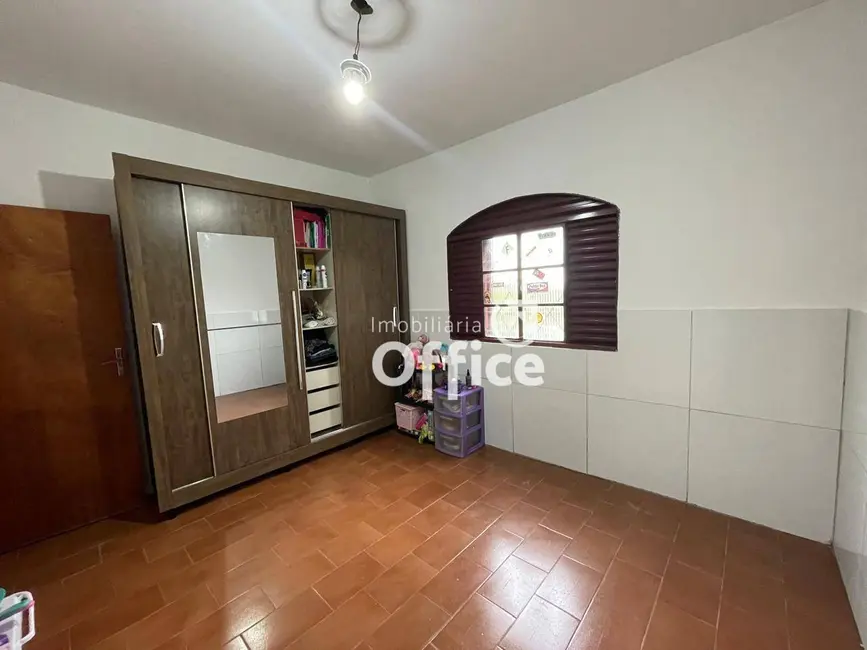 Casa com 4 quartos à venda, 350m2 em Jardim Goiano, Anapolis - GO - imagem 4 Foto 4 de Casa com 4 quartos à venda, 350m2 em Jardim Goiano, Anapolis - GO