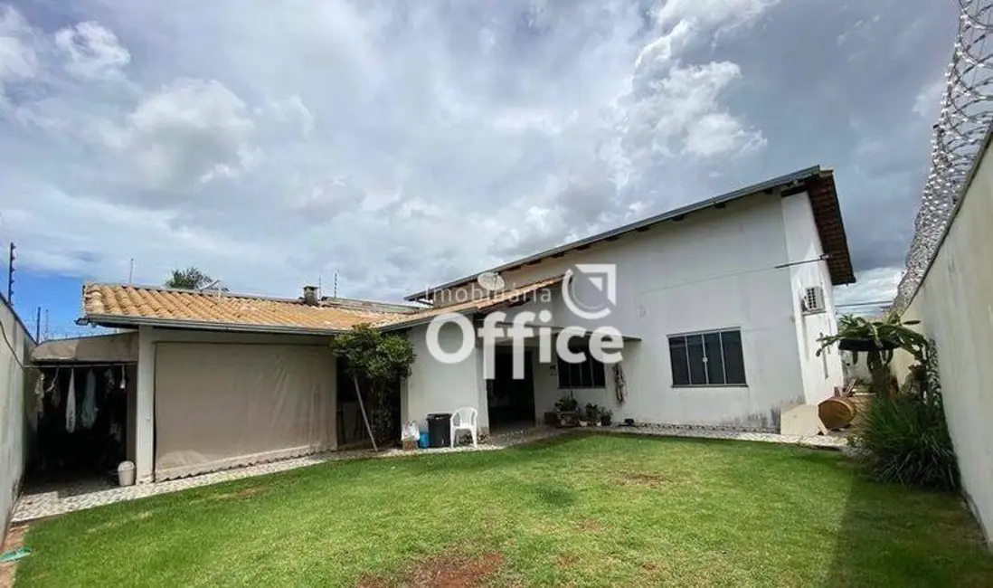 Foto 6 de Casa com 3 quartos à venda, 420m2 em Anápolis City, Anapolis - GO