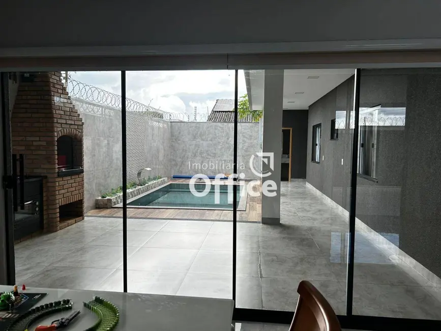 Sobrado com 3 quartos à venda, 360m2 em Residencial Ana Caroline, Anapolis - GO - imagem 4 Foto 4 de Sobrado com 3 quartos à venda, 360m2 em Residencial Ana Caroline, Anapolis - GO