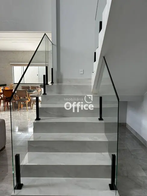 Sobrado com 3 quartos à venda, 360m2 em Residencial Ana Caroline, Anapolis - GO - imagem 9 Foto 9 de Sobrado com 3 quartos à venda, 360m2 em Residencial Ana Caroline, Anapolis - GO