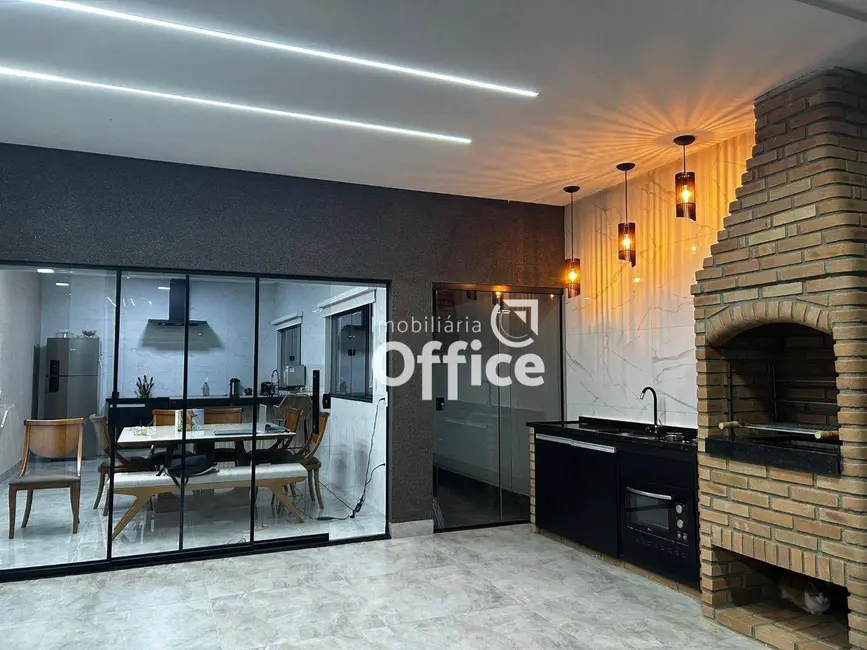 Foto 1 de Sobrado com 3 quartos à venda, 360m2 em Residencial Ana Caroline, Anapolis - GO