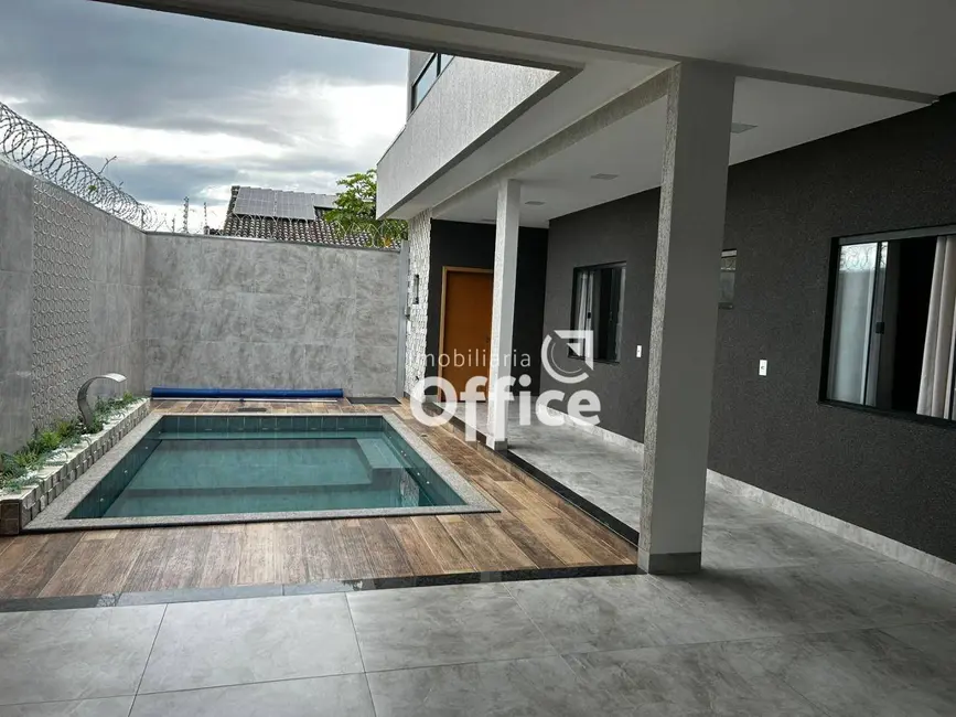 Sobrado com 3 quartos à venda, 360m2 em Residencial Ana Caroline, Anapolis - GO - imagem 3 Foto 3 de Sobrado com 3 quartos à venda, 360m2 em Residencial Ana Caroline, Anapolis - GO