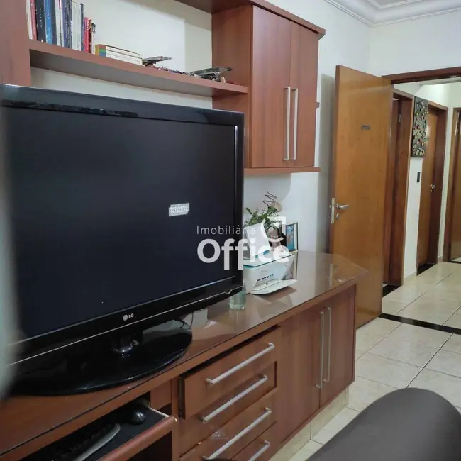 Casa com 3 quartos à venda, 600m2 em Parque Brasília 2ª Etapa, Anapolis - GO - imagem 4 Foto 4 de Casa com 3 quartos à venda, 600m2 em Parque Brasília 2ª Etapa, Anapolis - GO