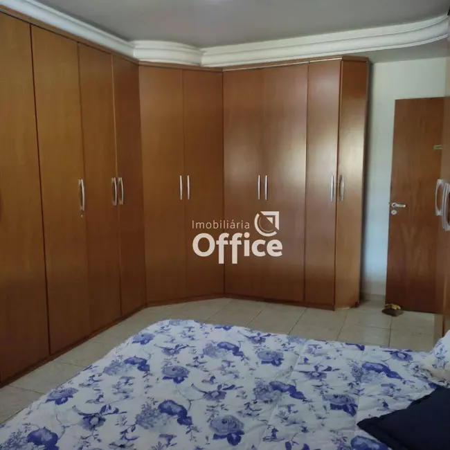 Casa com 3 quartos à venda, 600m2 em Parque Brasília 2ª Etapa, Anapolis - GO - imagem 5 Foto 5 de Casa com 3 quartos à venda, 600m2 em Parque Brasília 2ª Etapa, Anapolis - GO