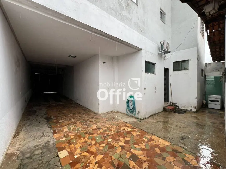 Foto 1 de Casa com 3 quartos à venda, 302m2 em Jundiaí, Anapolis - GO