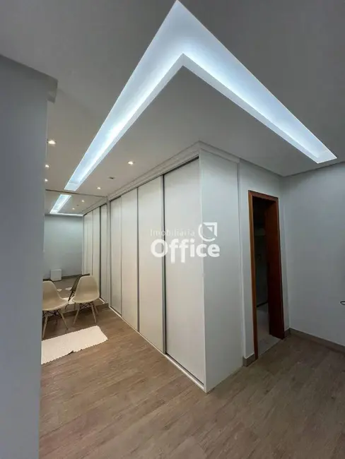 Sobrado com 3 quartos à venda, 450m2 em Anápolis City, Anapolis - GO - imagem 9 Foto 9 de Sobrado com 3 quartos à venda, 450m2 em Anápolis City, Anapolis - GO