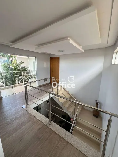 Sobrado com 3 quartos à venda, 450m2 em Anápolis City, Anapolis - GO - imagem 3 Foto 3 de Sobrado com 3 quartos à venda, 450m2 em Anápolis City, Anapolis - GO