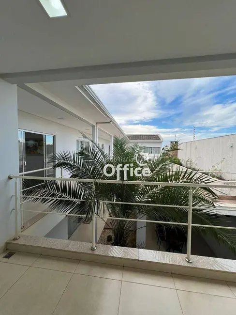 Sobrado com 3 quartos à venda, 450m2 em Anápolis City, Anapolis - GO - imagem 6 Foto 6 de Sobrado com 3 quartos à venda, 450m2 em Anápolis City, Anapolis - GO