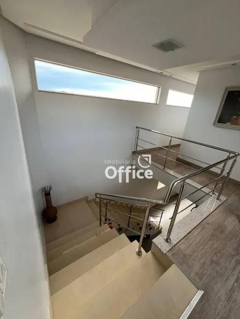 Sobrado com 3 quartos à venda, 450m2 em Anápolis City, Anapolis - GO - imagem 4 Foto 4 de Sobrado com 3 quartos à venda, 450m2 em Anápolis City, Anapolis - GO