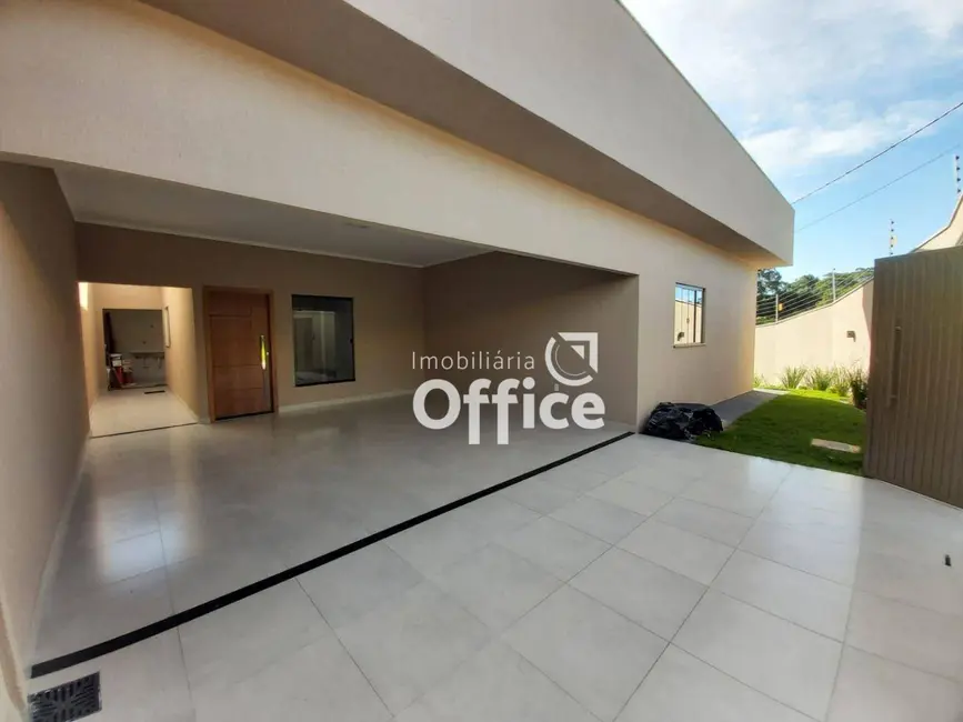 Casa com 3 quartos à venda, 270m2 em Setor Summerville, Anapolis - GO - imagem 1 Foto 1 de Casa com 3 quartos à venda, 270m2 em Setor Summerville, Anapolis - GO