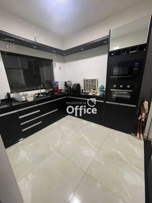 Casa com 3 quartos à venda, 270m2 em Setor Summerville, Anapolis - GO - imagem 6 Foto 6 de Casa com 3 quartos à venda, 270m2 em Setor Summerville, Anapolis - GO