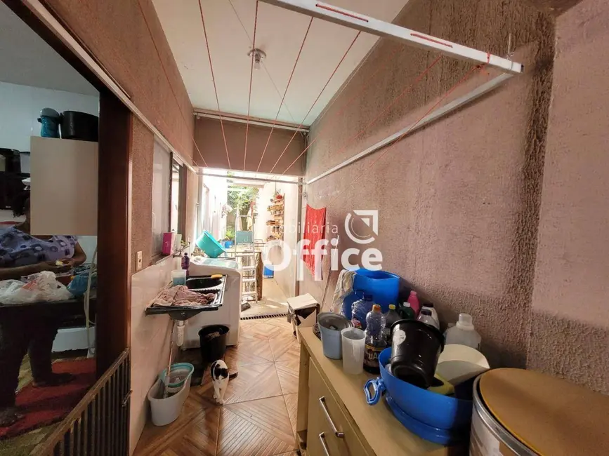 Casa com 3 quartos à venda, 150m2 em Anapolis - GO - imagem 5 Foto 5 de Casa com 3 quartos à venda, 150m2 em Anapolis - GO