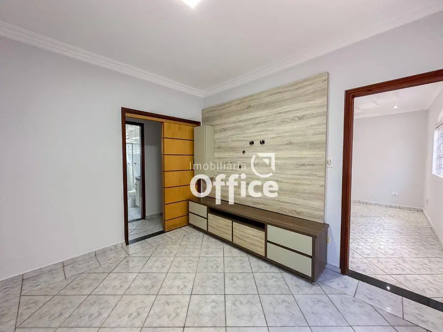Casa com 3 quartos à venda, 360m2 em Anápolis City, Anapolis - GO - imagem 6 Foto 6 de Casa com 3 quartos à venda, 360m2 em Anápolis City, Anapolis - GO