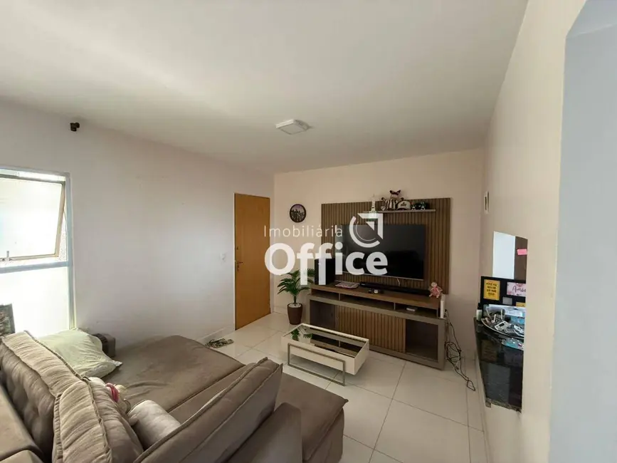 Foto 3 de Apartamento com 2 quartos à venda, 57m2 em Conjunto IAPC, Anapolis - GO
