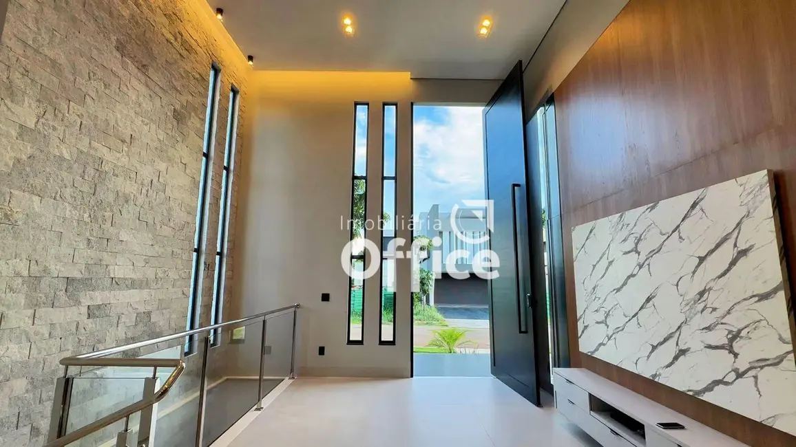 Casa com 3 quartos à venda, 445m2 em Anapolis - GO - imagem 9 Foto 9 de Casa com 3 quartos à venda, 445m2 em Anapolis - GO