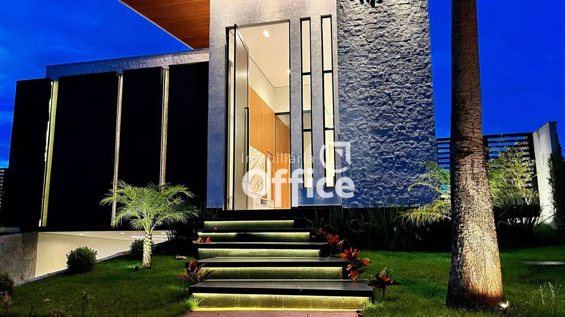 Casa com 3 quartos à venda, 445m2 em Anapolis - GO - imagem 3 Foto 3 de Casa com 3 quartos à venda, 445m2 em Anapolis - GO