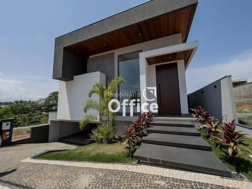 Foto 1 de Casa de Condomínio com 3 quartos à venda, 420m2 em Anapolis - GO
