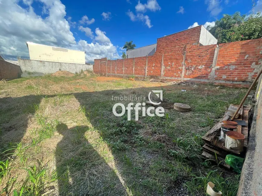 Foto 1 de Terreno / Lote à venda, 420m2 em Anápolis City, Anapolis - GO