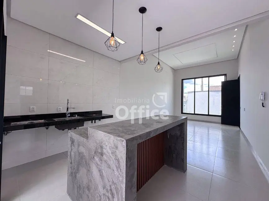 Foto 9 de Casa com 3 quartos à venda, 200m2 em Jardim Itália, Anapolis - GO