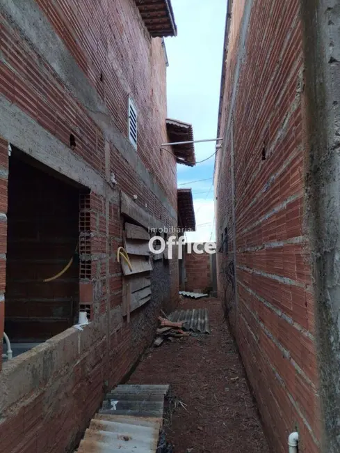 Foto 2 de Casa com 2 quartos à venda, 302m2 em Petrolina De Goias - GO