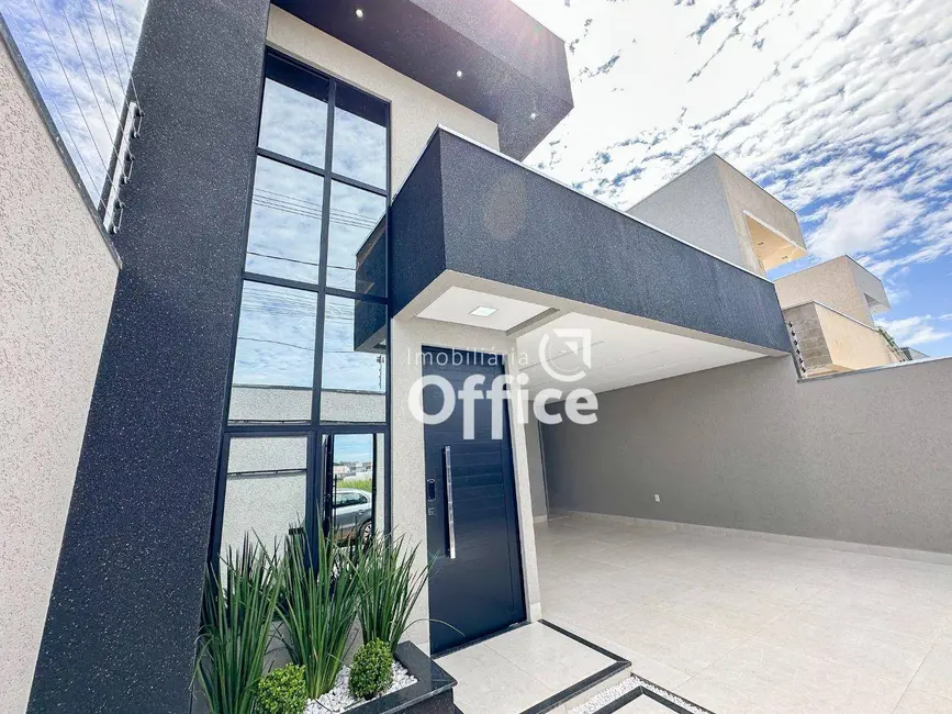 Foto 2 de Casa com 3 quartos à venda, 200m2 em Anapolis - GO