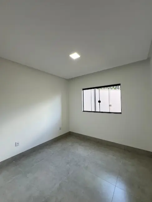 Casa com 3 quartos à venda, 200m2 em Setor Lago dos Buritis, Anapolis - GO - imagem 2 Foto 2 de Casa com 3 quartos à venda, 200m2 em Setor Lago dos Buritis, Anapolis - GO