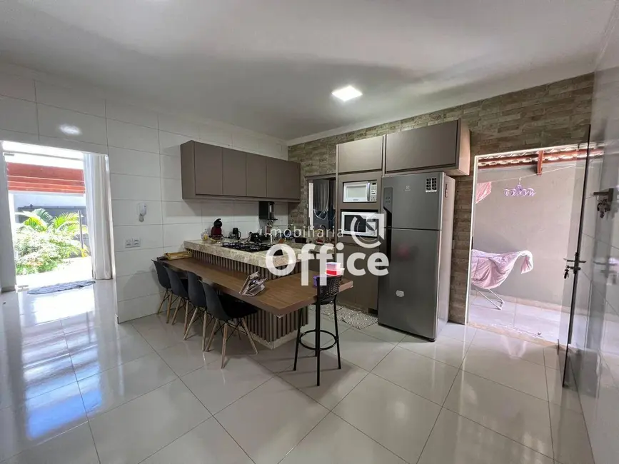 Foto 5 de Casa com 2 quartos à venda, 300m2 em Residencial Flor do Cerrado, Anapolis - GO