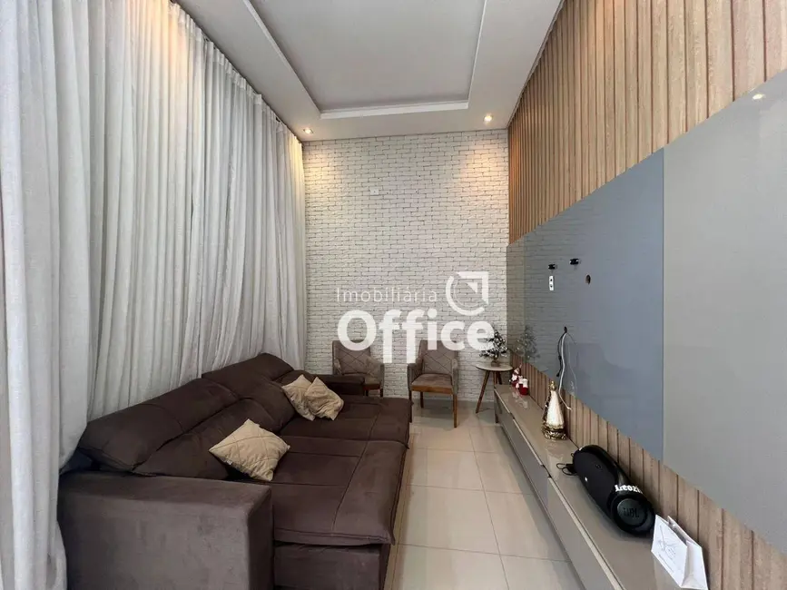 Foto 3 de Casa com 2 quartos à venda, 300m2 em Residencial Flor do Cerrado, Anapolis - GO