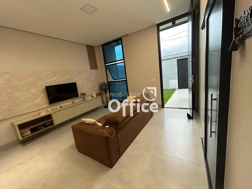 Foto 1 de Casa com 4 quartos à venda, 300m2 em Residencial Cerejeiras, Anapolis - GO