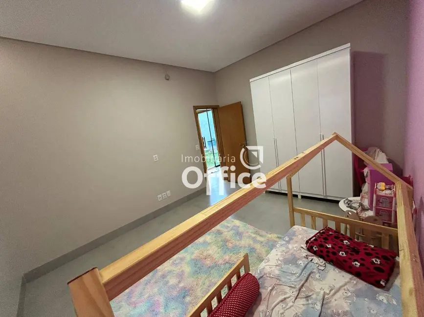 Foto 8 de Casa com 4 quartos à venda, 300m2 em Residencial Cerejeiras, Anapolis - GO