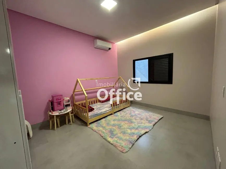 Foto 7 de Casa com 4 quartos à venda, 300m2 em Residencial Cerejeiras, Anapolis - GO