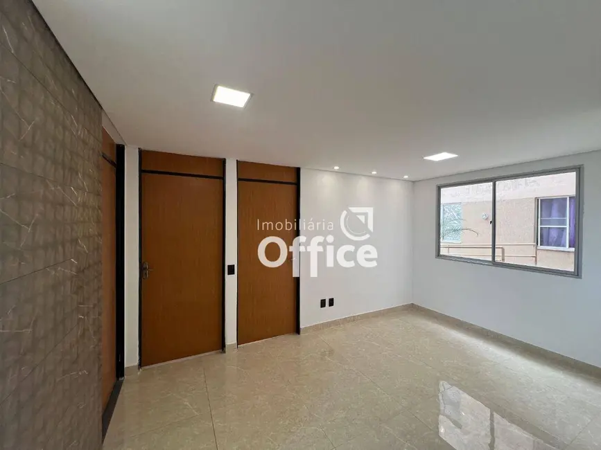 Foto 3 de Apartamento com 2 quartos para alugar, 45m2 em Residencial Santo Antônio, Anapolis - GO