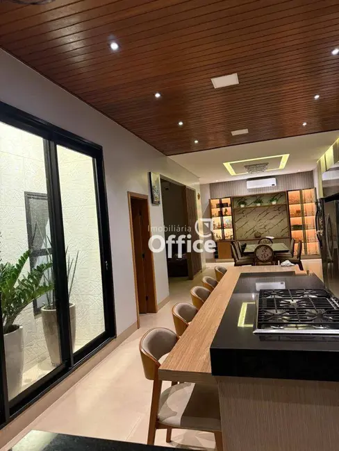 Foto 2 de Casa de Condomínio com 3 quartos à venda, 420m2 em Anapolis - GO