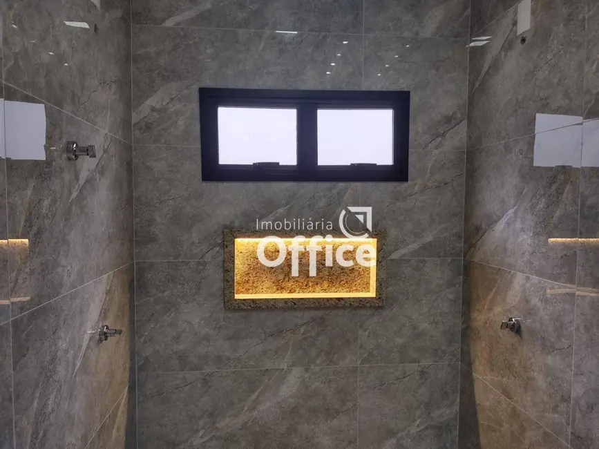 Foto 8 de Casa com 3 quartos à venda, 420m2 em Anápolis City, Anapolis - GO