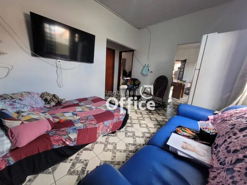 Casa com 2 quartos à venda, 180m2 em Adriana Parque, Anapolis - GO - imagem 2 Foto 2 de Casa com 2 quartos à venda, 180m2 em Adriana Parque, Anapolis - GO