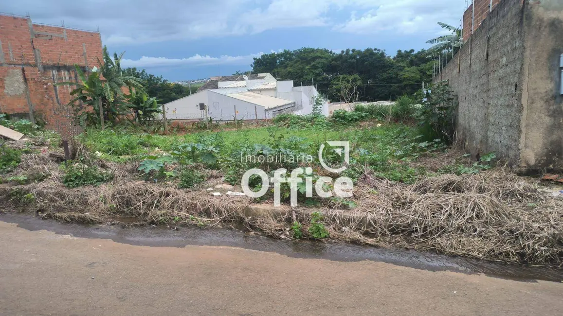 Foto 1 de Terreno / Lote à venda, 300m2 em Residencial Vale do Sol, Anapolis - GO