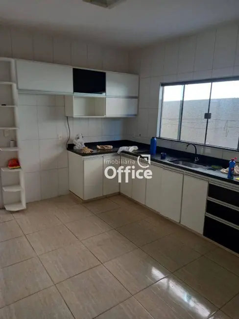 Sobrado com 3 quartos à venda, 200m2 em Loteamento Residencial Verona, Anapolis - GO - imagem 8 Foto 8 de Sobrado com 3 quartos à venda, 200m2 em Loteamento Residencial Verona, Anapolis - GO