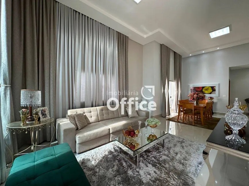 Foto 1 de Casa de Condomínio com 3 quartos à venda, 490m2 em Residencial Anaville, Anapolis - GO