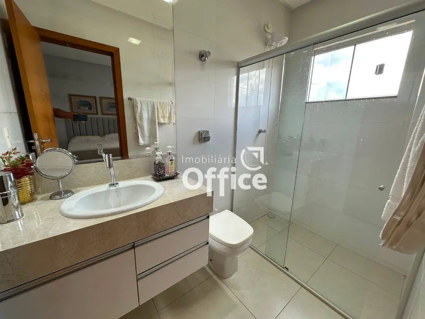 Foto 9 de Casa de Condomínio com 3 quartos à venda, 490m2 em Residencial Anaville, Anapolis - GO