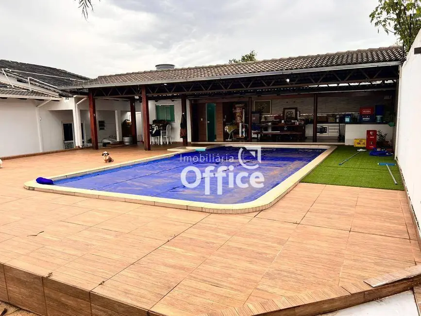 Foto 1 de Casa com 4 quartos à venda, 527m2 em Residencial Ayrton Senna, Anapolis - GO