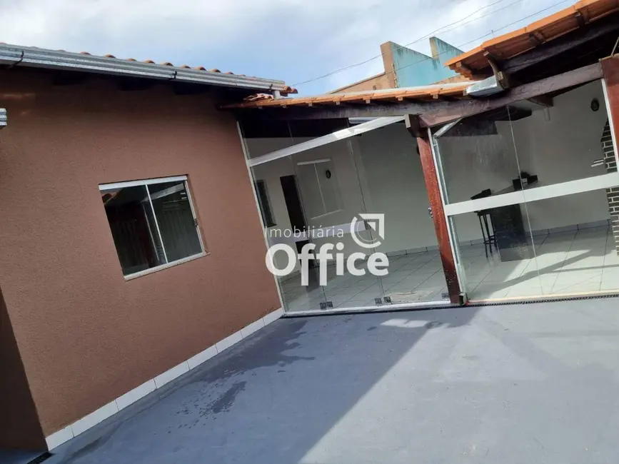 Foto 2 de Casa com 3 quartos à venda, 300m2 em Loteamento Residencial América, Anapolis - GO