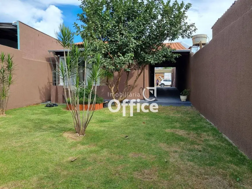 Foto 1 de Casa com 3 quartos à venda, 300m2 em Loteamento Residencial América, Anapolis - GO