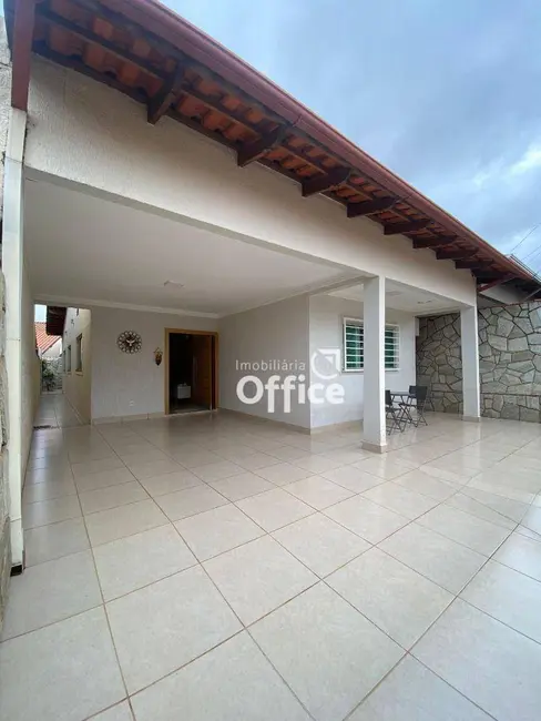 Foto 2 de Casa com 3 quartos à venda, 280m2 em Vila Industrial, Anapolis - GO