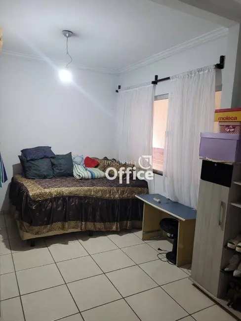 Foto 2 de Casa com 3 quartos à venda, 200m2 em Vila Formosa, Anapolis - GO